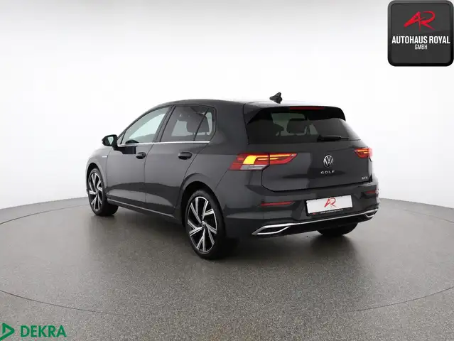 Volkswagen Golf view 3
