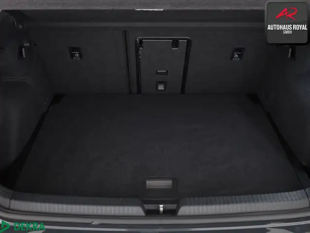 Volkswagen Golf view 13