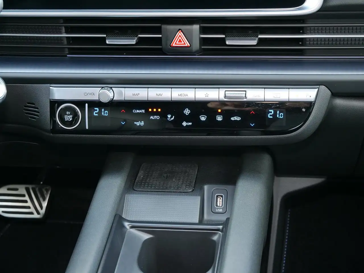 Hyundai IONIQ 6 UNIQ 77,4 kWh Digitale Spiegel 20 Zoll 18