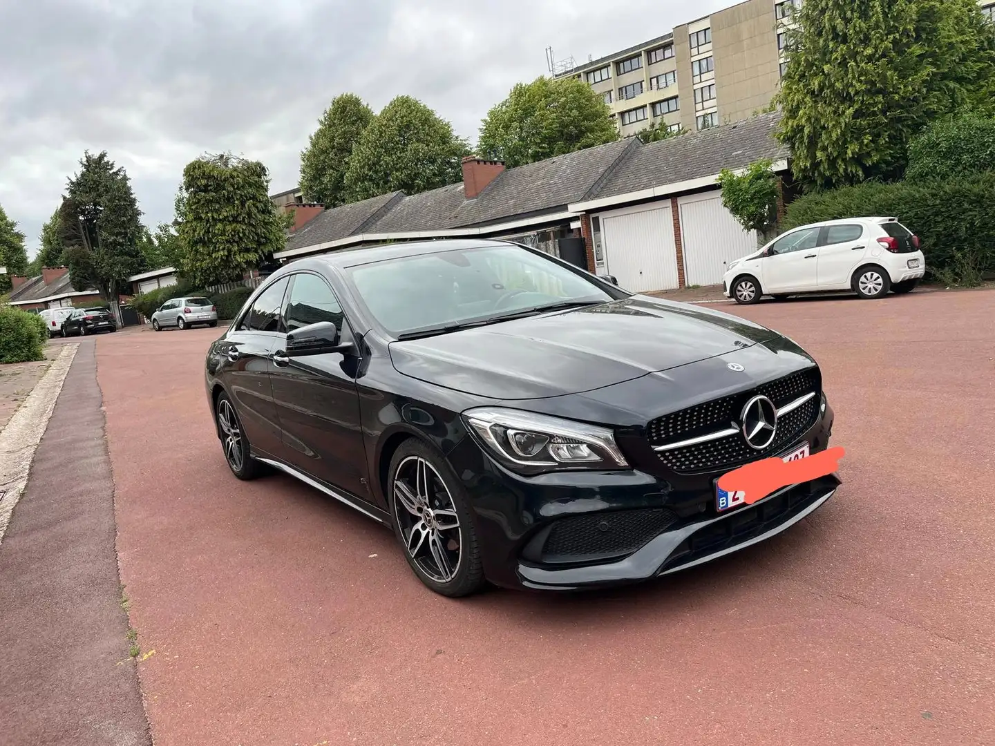 Mercedes-Benz CLA 200 CLA 200 d 7G-DCT AMG Line Zwart - 2