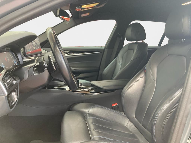 BMW 530 M Sport — photo 11