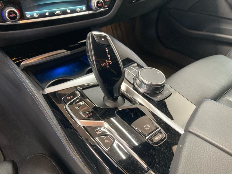 BMW 530 M Sport — photo 12