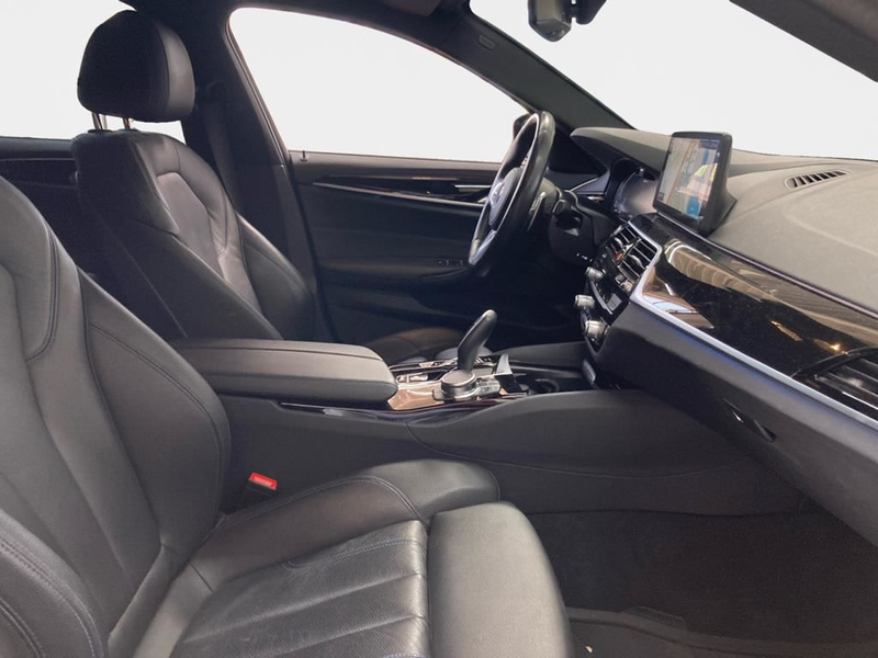 BMW 530 M Sport — photo 15