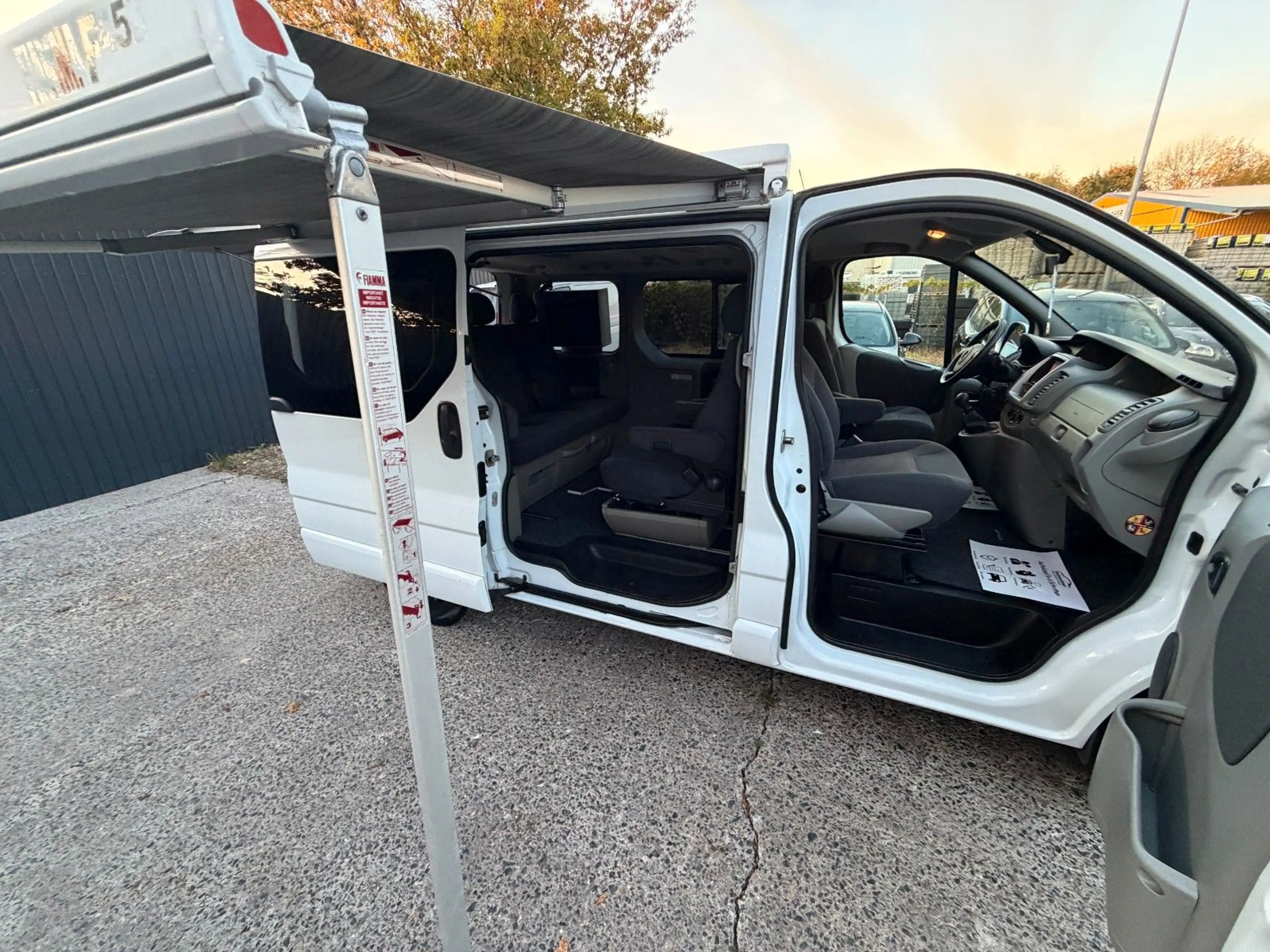 Opel Vivaro WESTFALIA*Markiese*Tisch*Bett*Sthzg*Ahk — photo 15