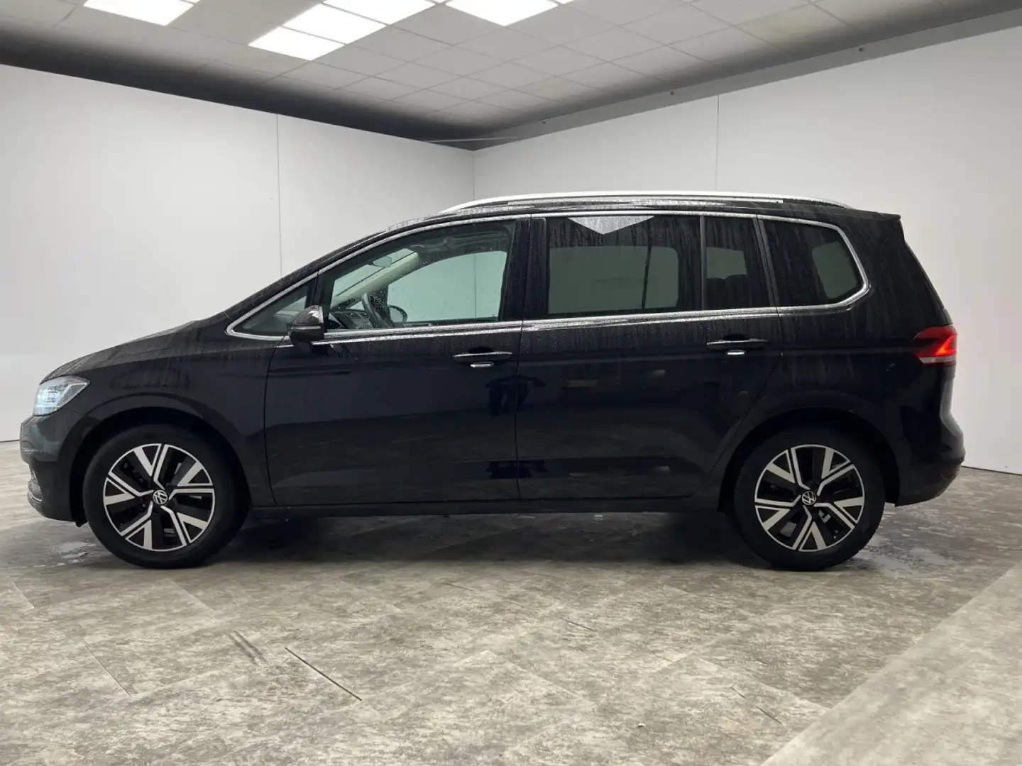 Volkswagen Touran 2.0 TDI DSG Highline Panorama Klima Navi Schwarz - 2