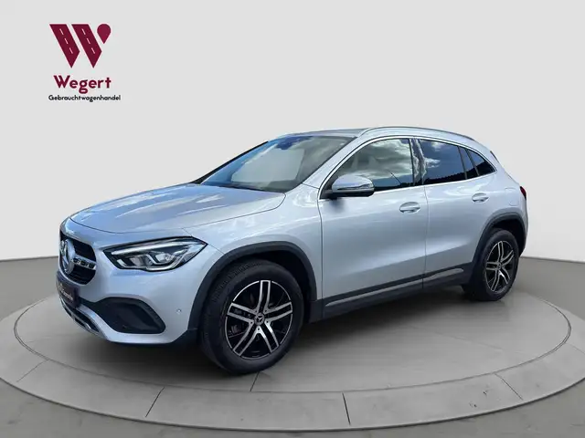 Mercedes-Benz GLA 250 GLA250 4Matic*CARPLAY*R-CAM*HUD*LED*MBUX*1HAND*