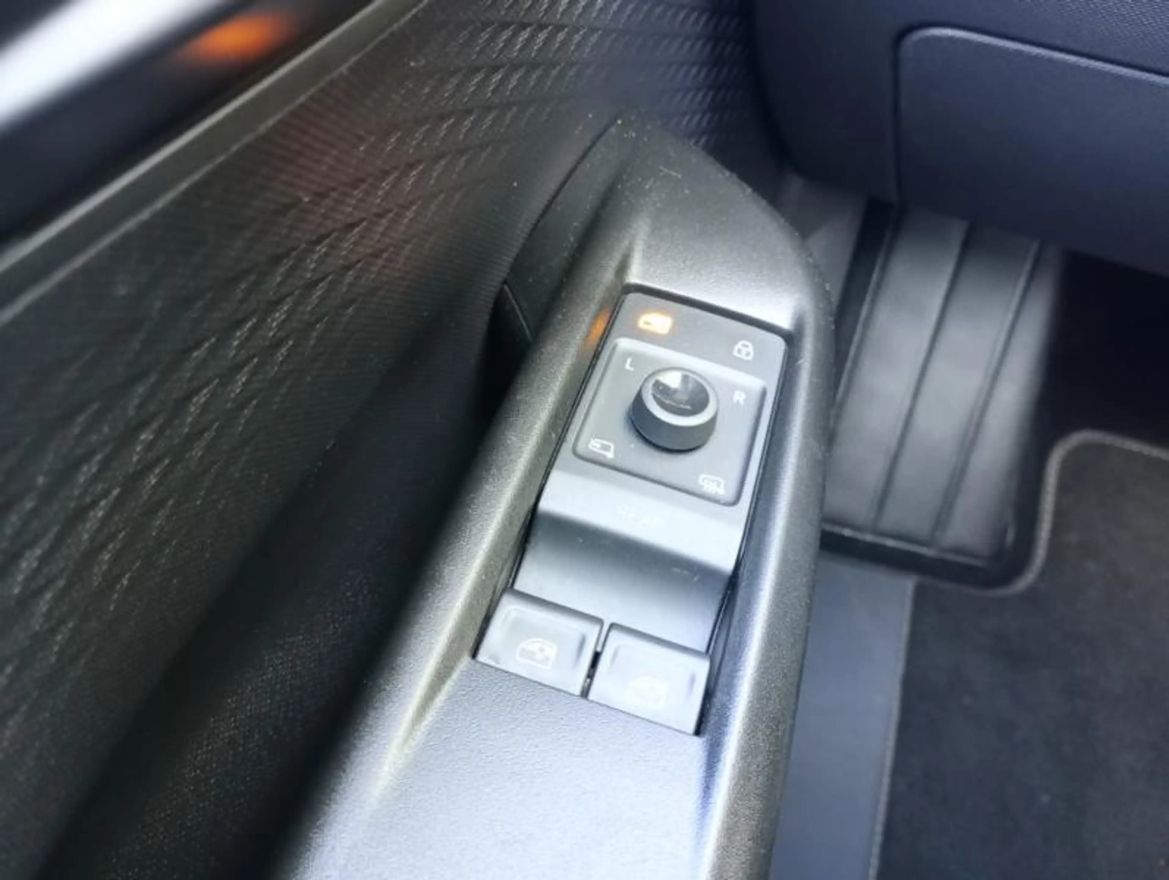 CUPRA Born 58 kWh Elektro — photo 11