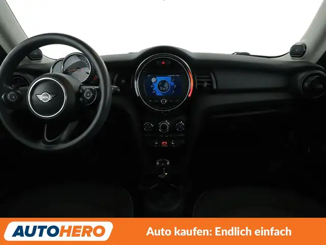 Mini Hatch view 12