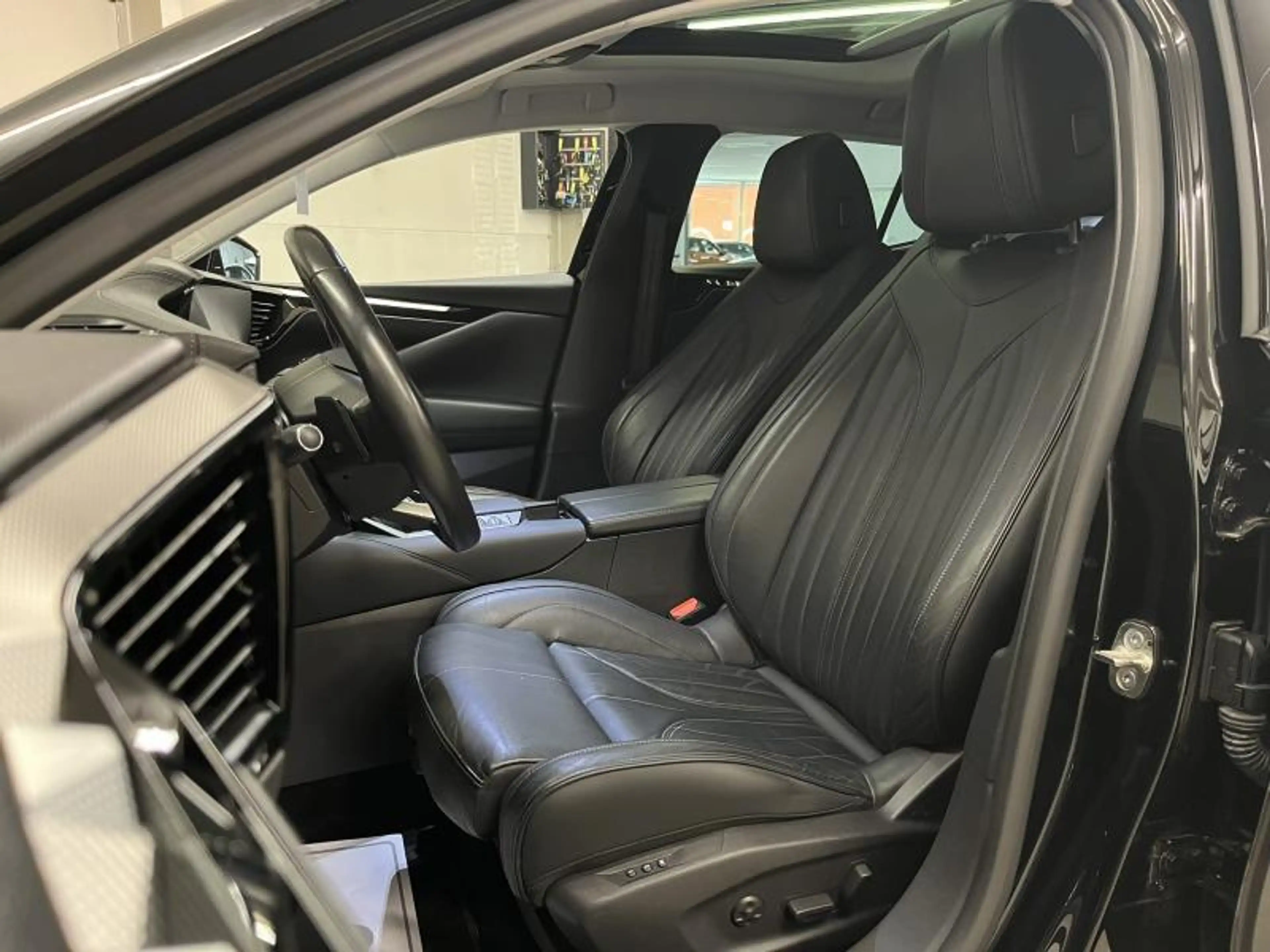 DS Automobiles DS 4 1.2i 130cv TROCADERO Navi/Carplay/Caméra/Clim — photo 8