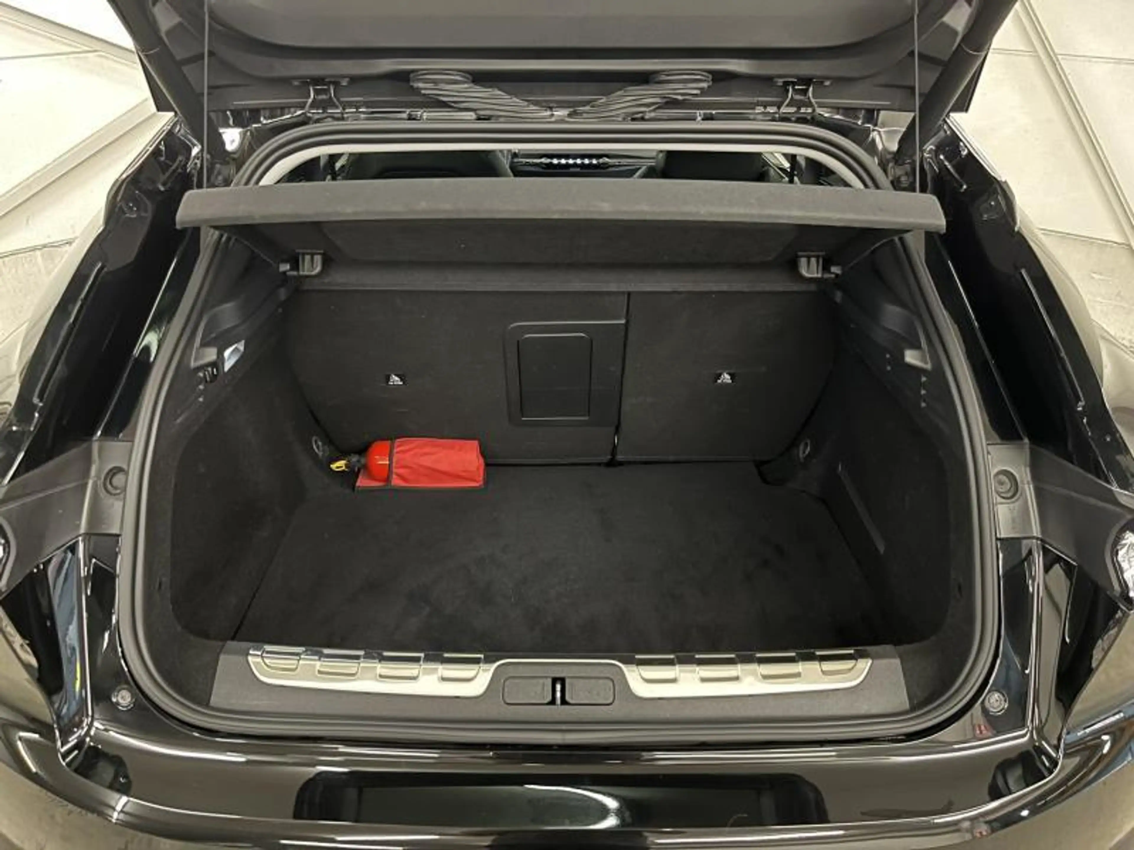 DS Automobiles DS 4 1.2i 130cv TROCADERO Navi/Carplay/Caméra/Clim — photo 11