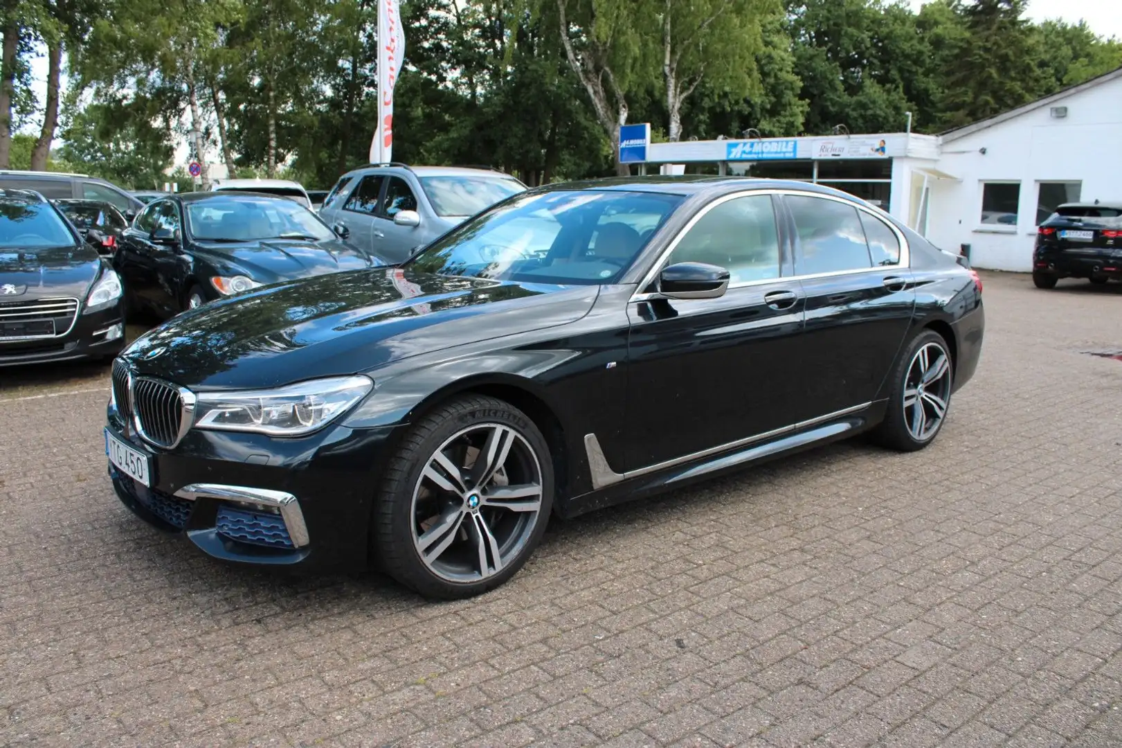 BMW 740 d xD M Paket Kamera AHK Soft Close H / K LED Schwarz - 1