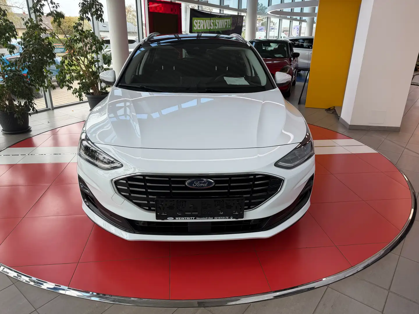 Ford Focus 1.0 Ecoboost Turnier Titanium X Aut. Weiß - 2