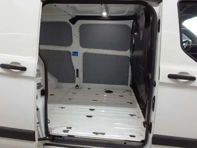 Ford Transit view 14