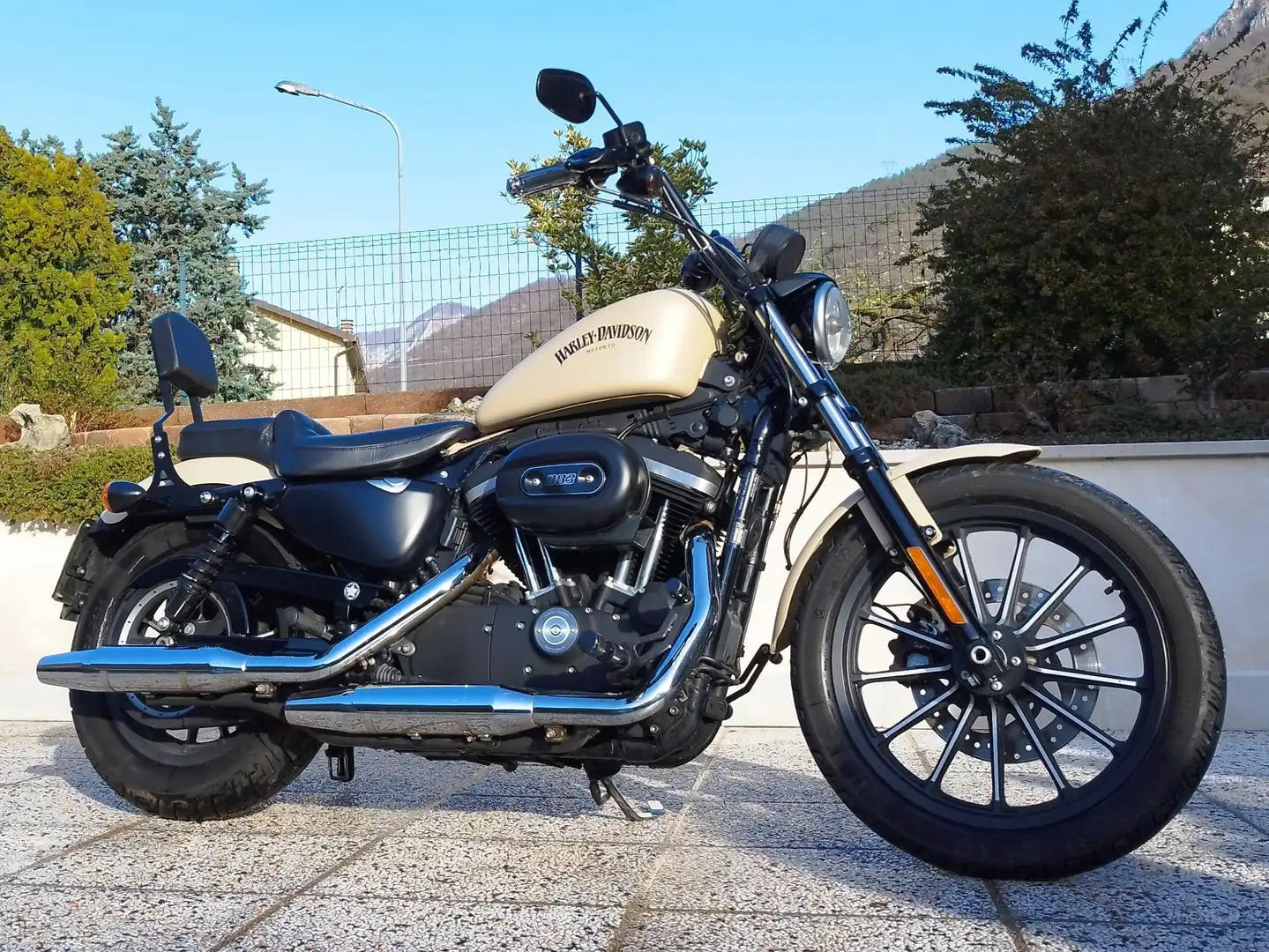 Harley-Davidson Iron 883 Černá - 2