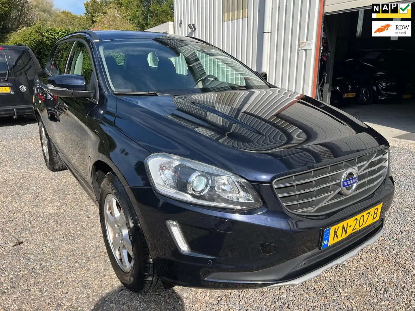 Volvo XC60 2.0 D4 FWD AUT Momentum TREKHAAK.CAM.XENON! Bleu - 1