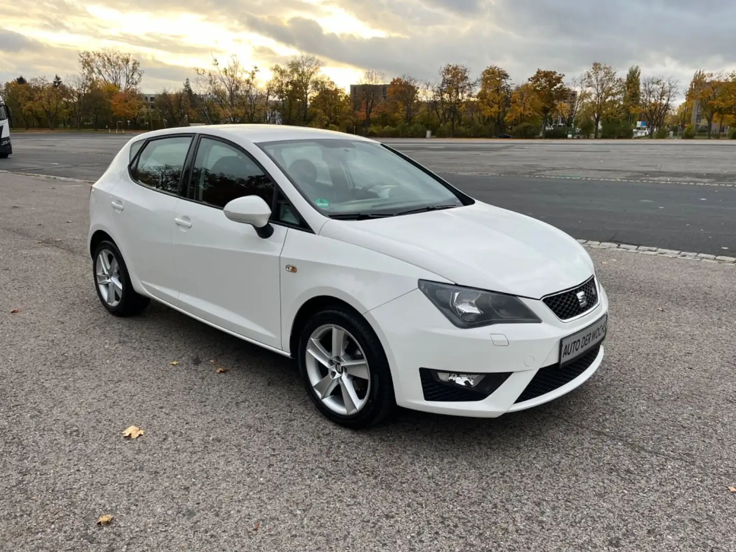 SEAT Ibiza Lim. FR, top gepflegt, TÜV+Service Neu Bílá - 2