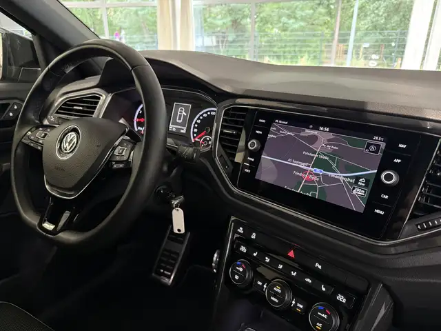 Volkswagen T-Roc view 15