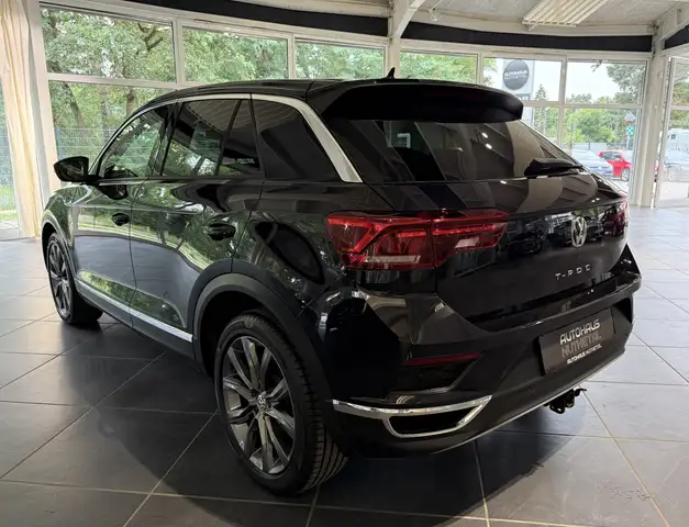 Volkswagen T-Roc view 5