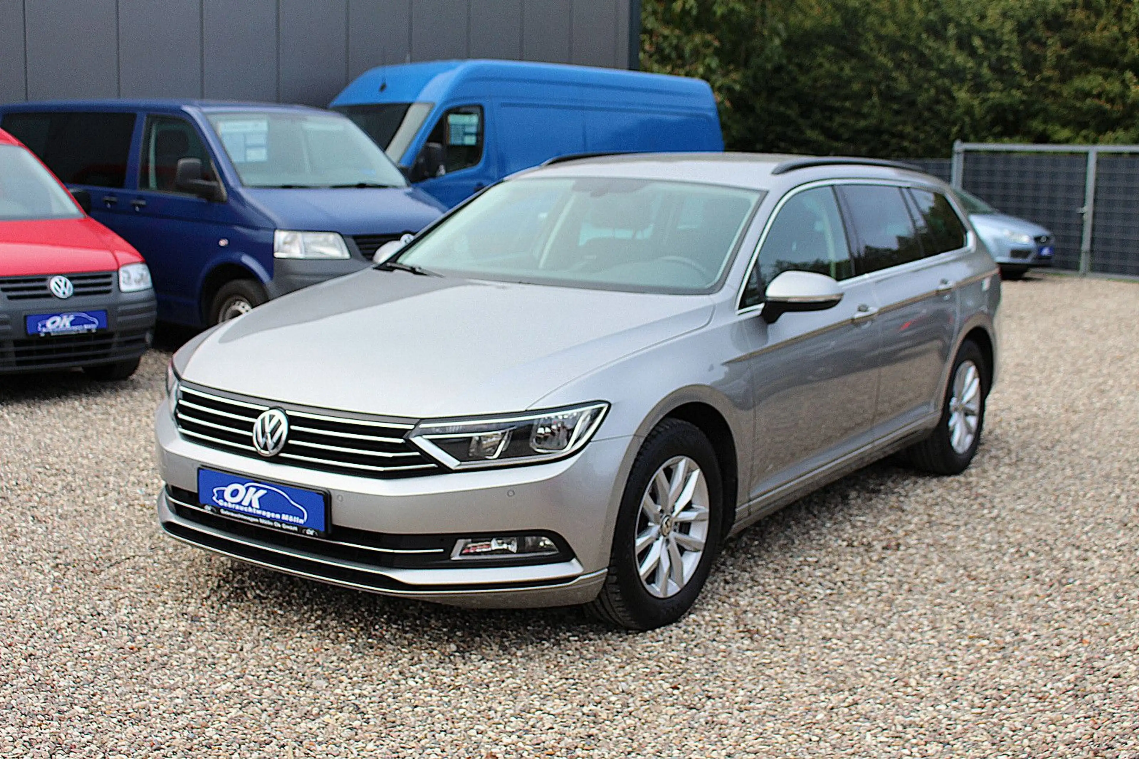 Volkswagen Passat Variant Passat *S.Heft*Navi*AHK 2t*SHZ*Tempomat*APP*PDC* — photo 2