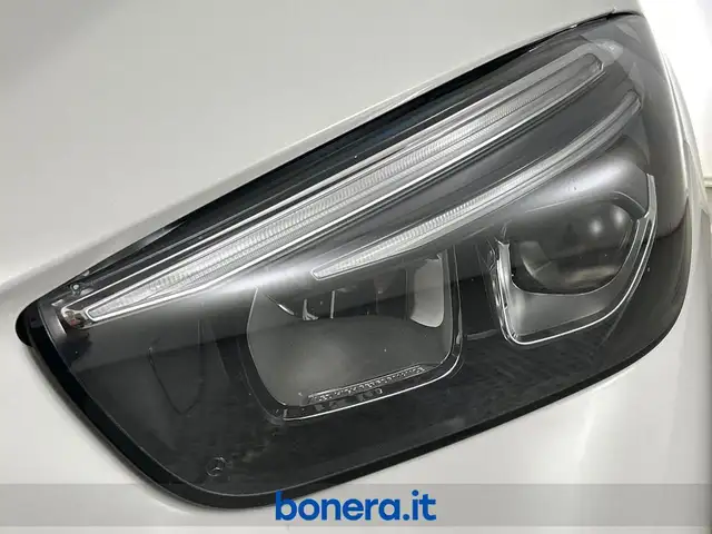 Mercedes-Benz B Class view 8