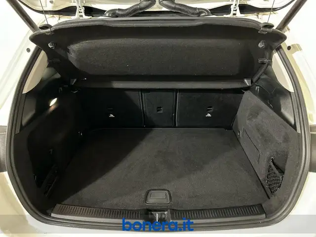 Mercedes-Benz B Class view 9