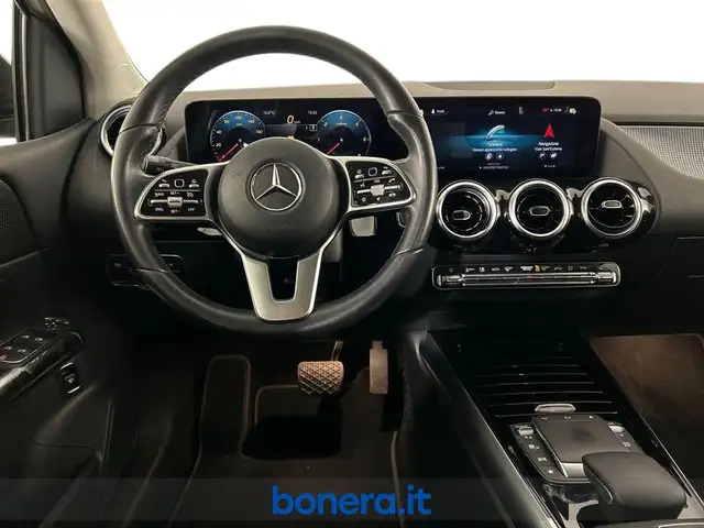 Mercedes-Benz B Class view 12