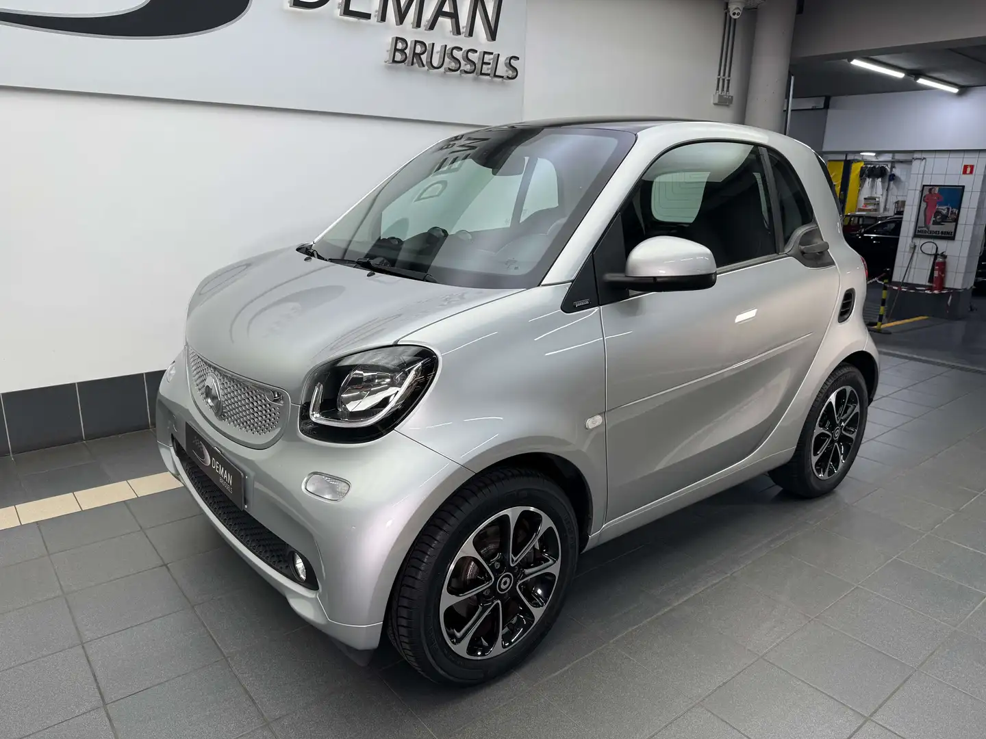 smart forTwo Coupé 0.9 Turbo Passion DCT-Auto -90 Ch -Pano. Silber - 1
