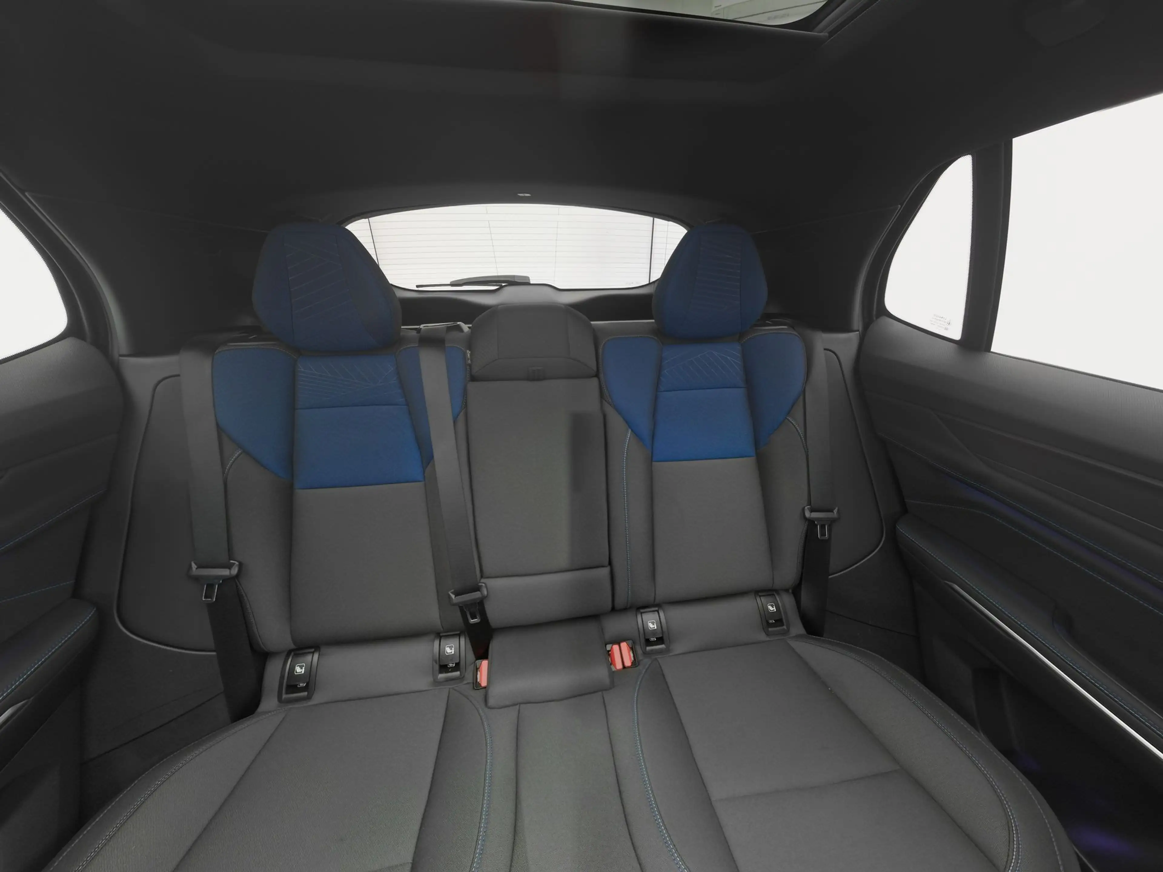 Lynk & Co 01 1.5 Plug-in Hybrid | 360° | BLACK | ZWARTE HEMEL | — photo 4
