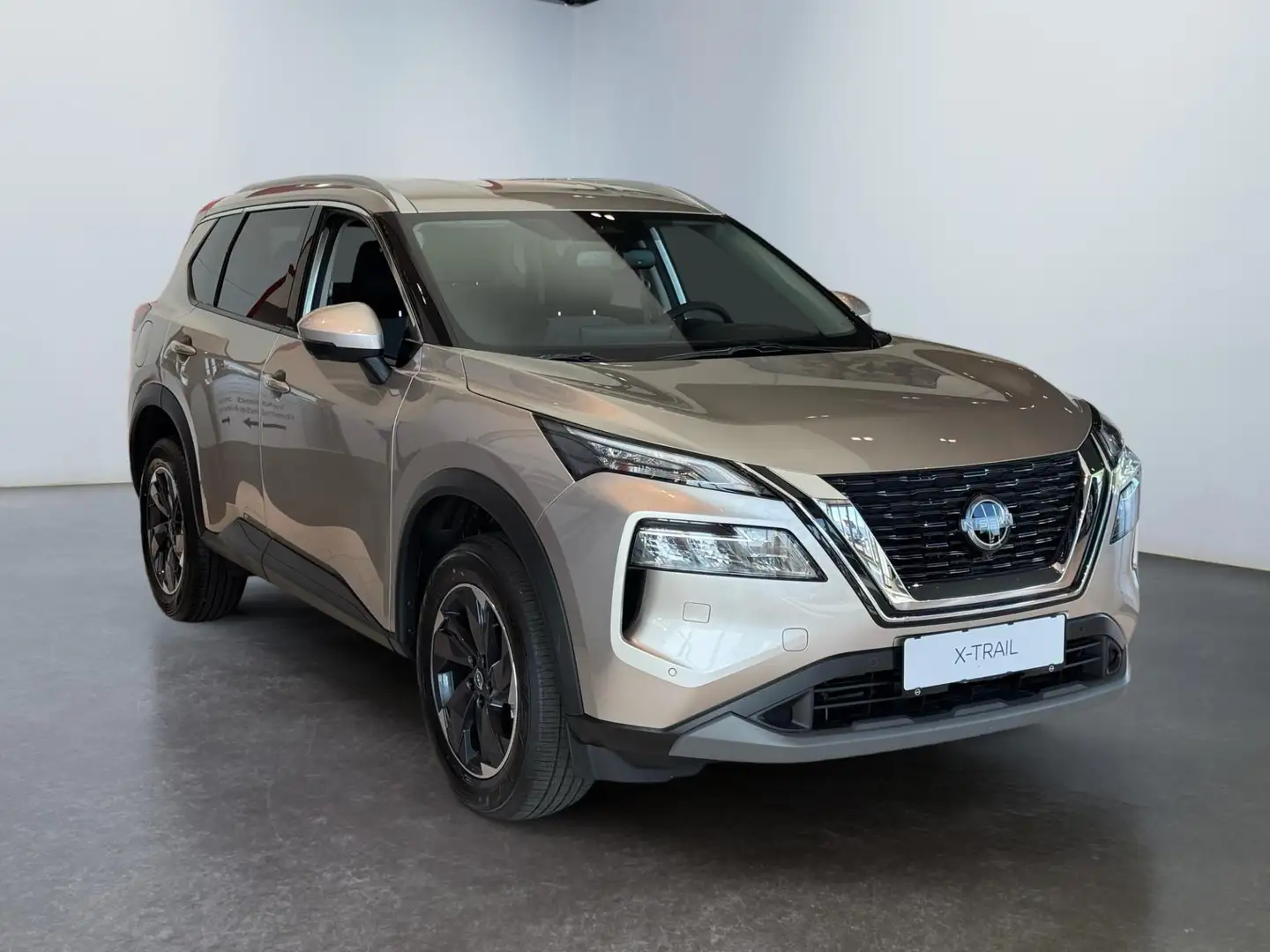 Nissan X-Trail N-CONNECTA 1.5 MHEV 163PS/120kW Xtronic 2WD 5S ... Silber - 1