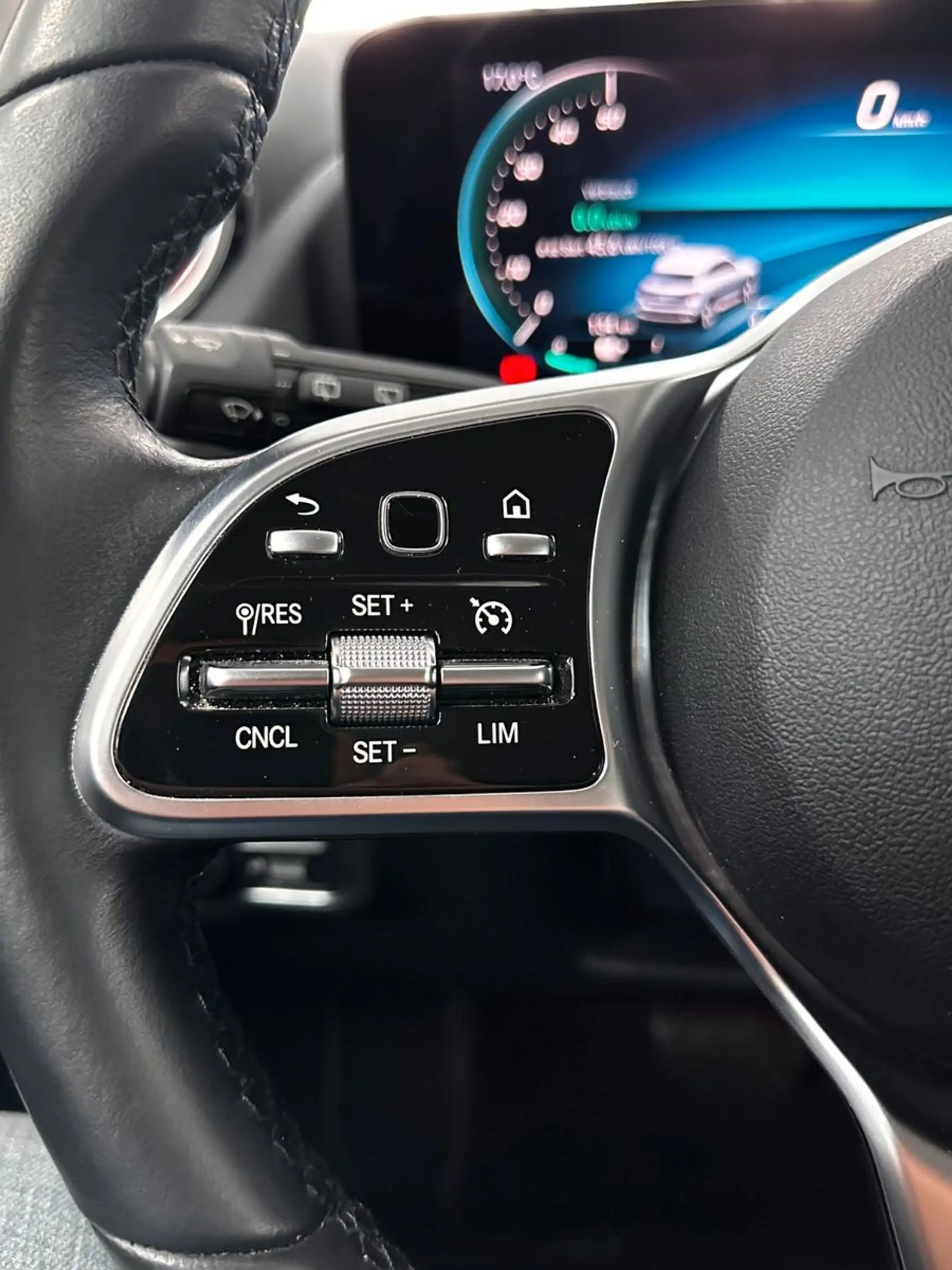 Mercedes-Benz EQA 250-NAVI-LED-M-BUX-KAMERA- — photo 15