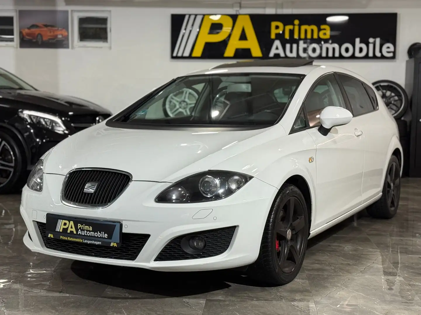 SEAT Leon 1.8 TSI Sport / Automatik Navi Leder Xenon Weiß - 1