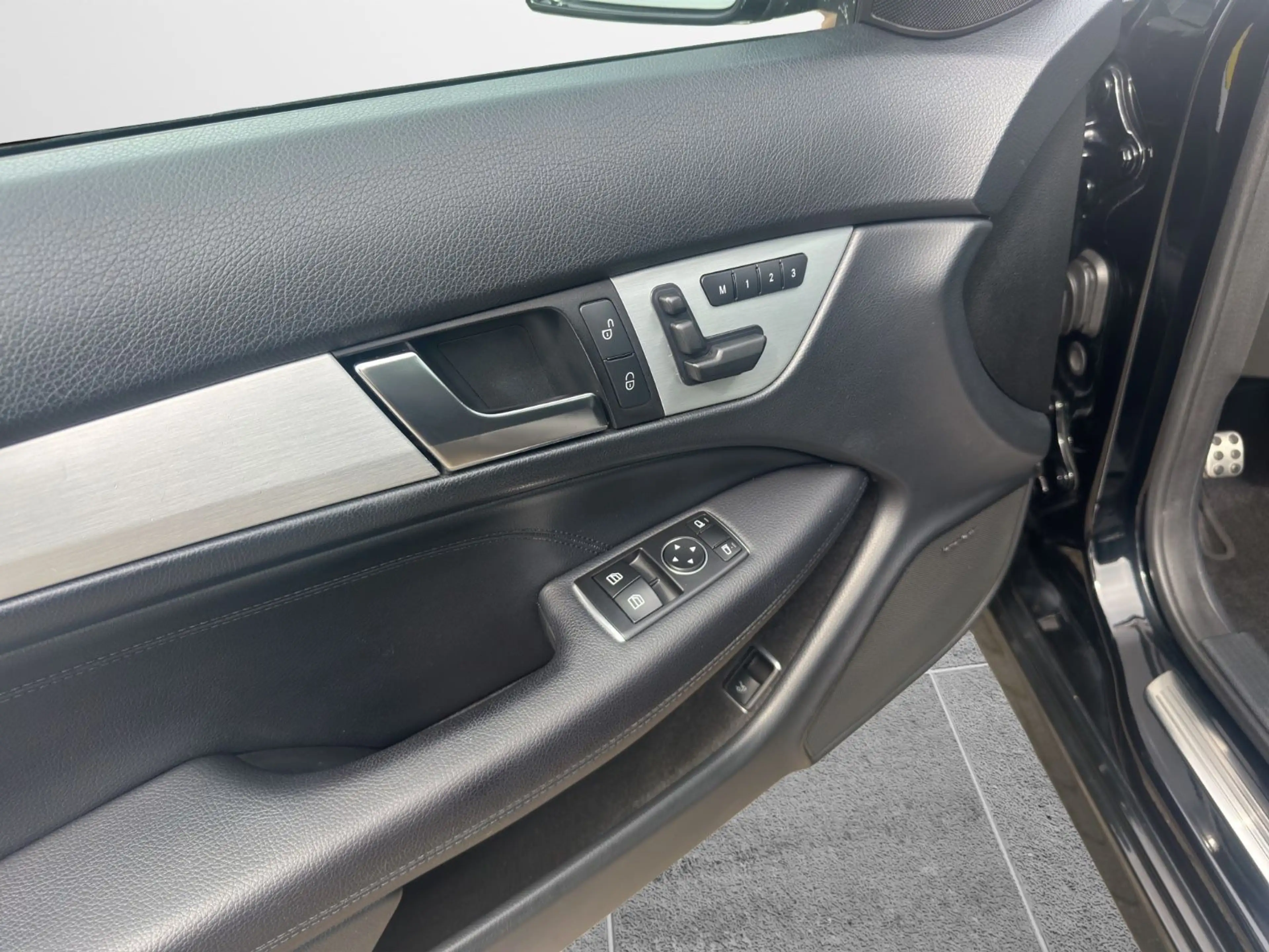Mercedes-Benz C 350 CGI *Mietkauf*BlueEfficiency Pano|Harman — photo 11
