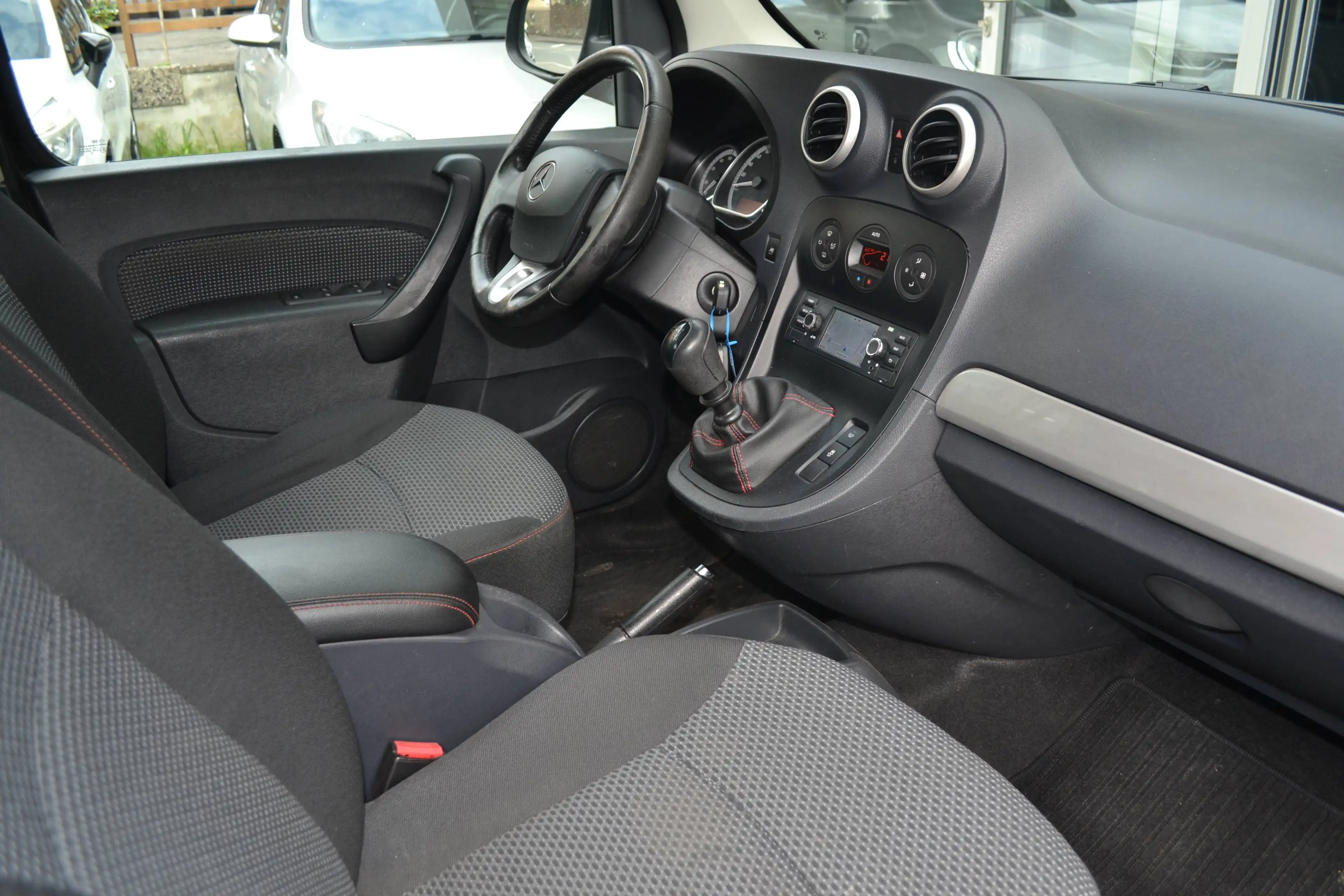 Mercedes-Benz Citan 111 CDI lang Tourer Edition OFF-ROAD*KAMERA*NAVIGA — photo 11
