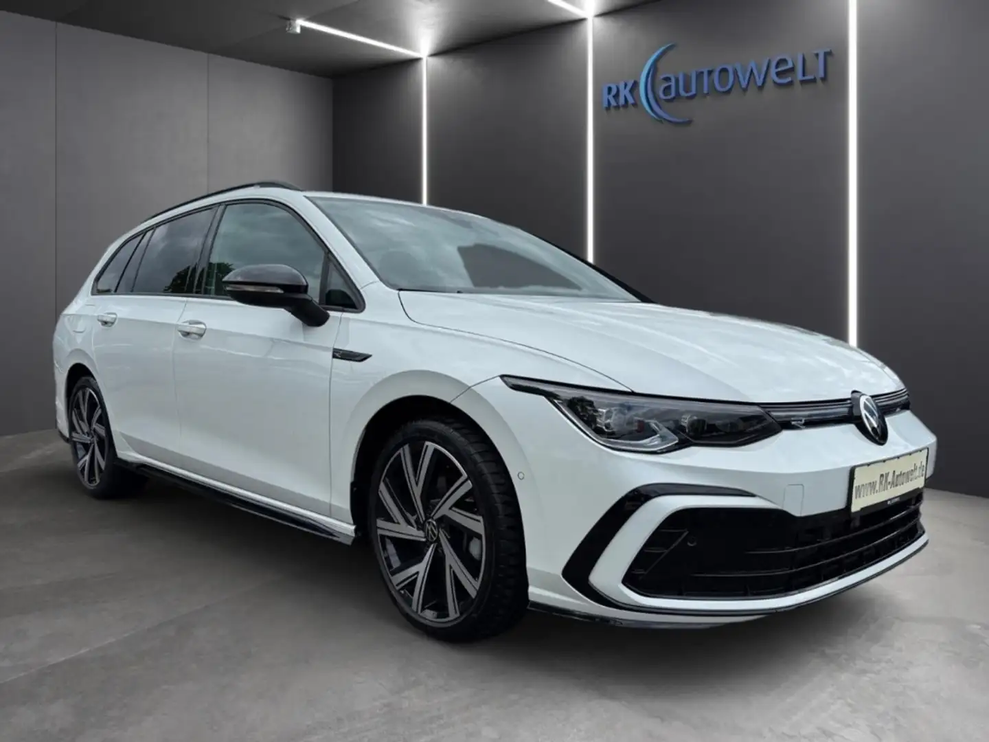 Volkswagen Golf Variant VIII R-Line 2.0 TSI RearView Matrix-LED Head-up Na Weiß - 2