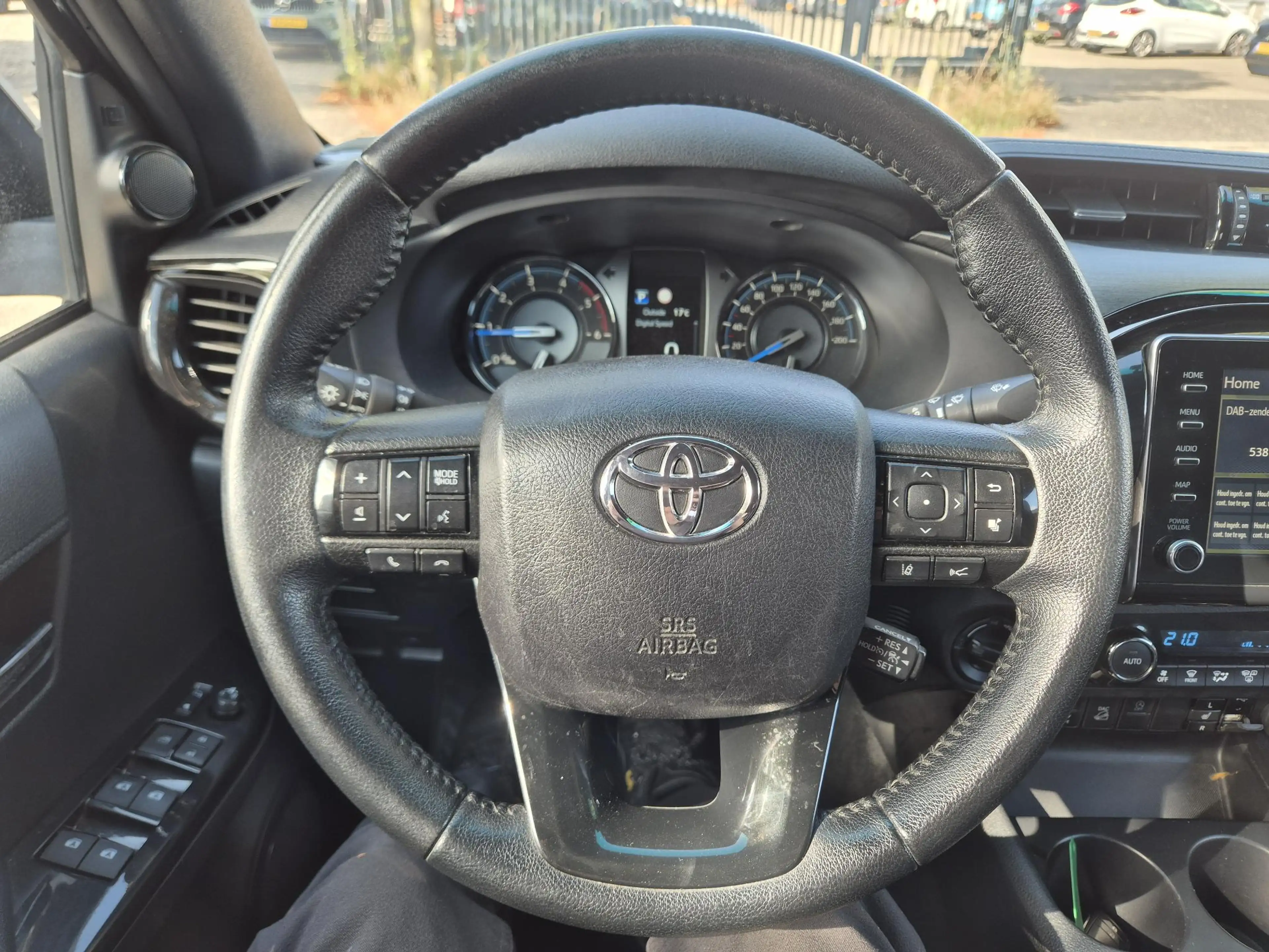 Toyota Hilux 2.8 D-4D Double Cab Invincible — photo 13