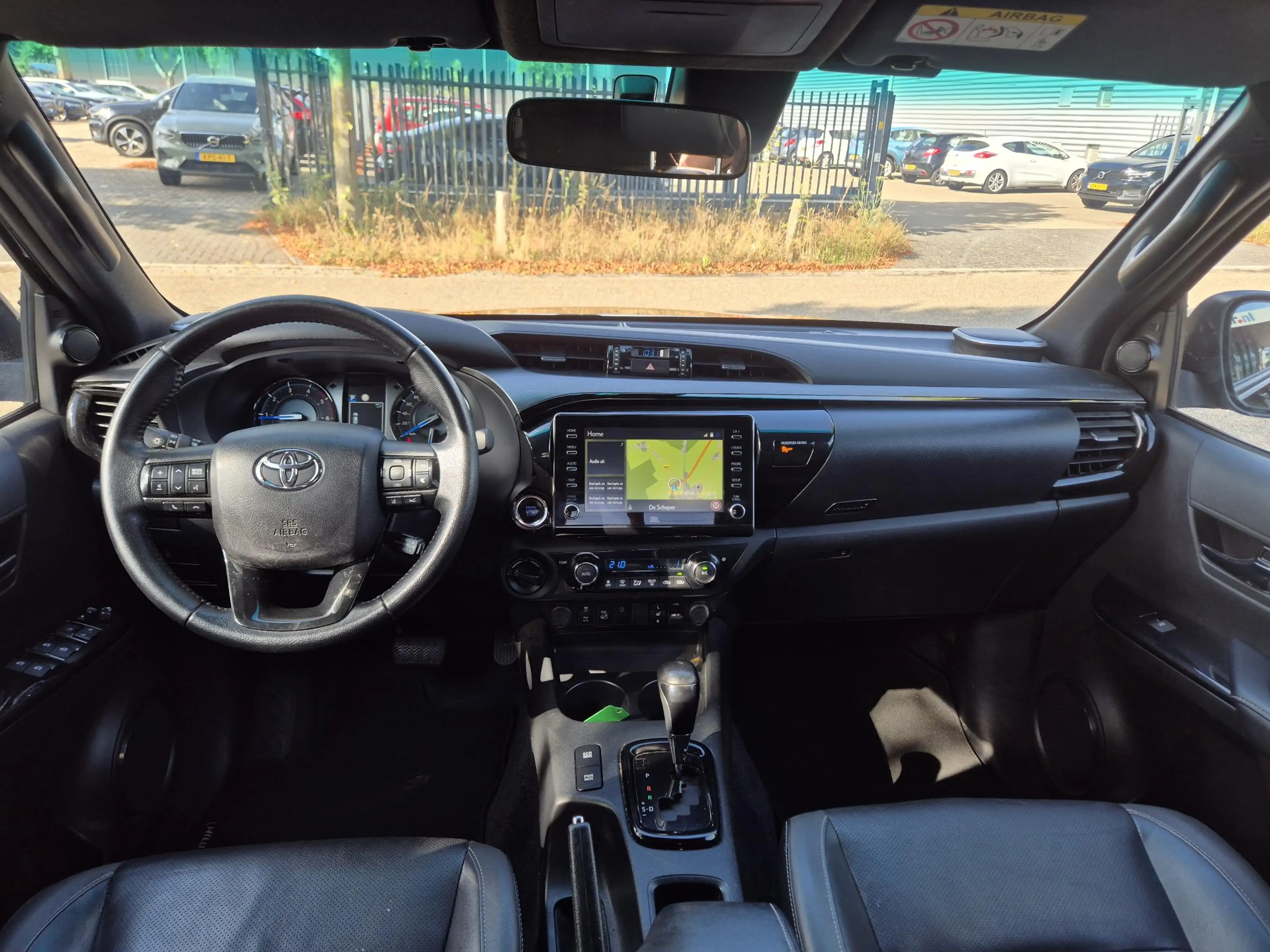 Toyota Hilux 2.8 D-4D Double Cab Invincible — photo 10
