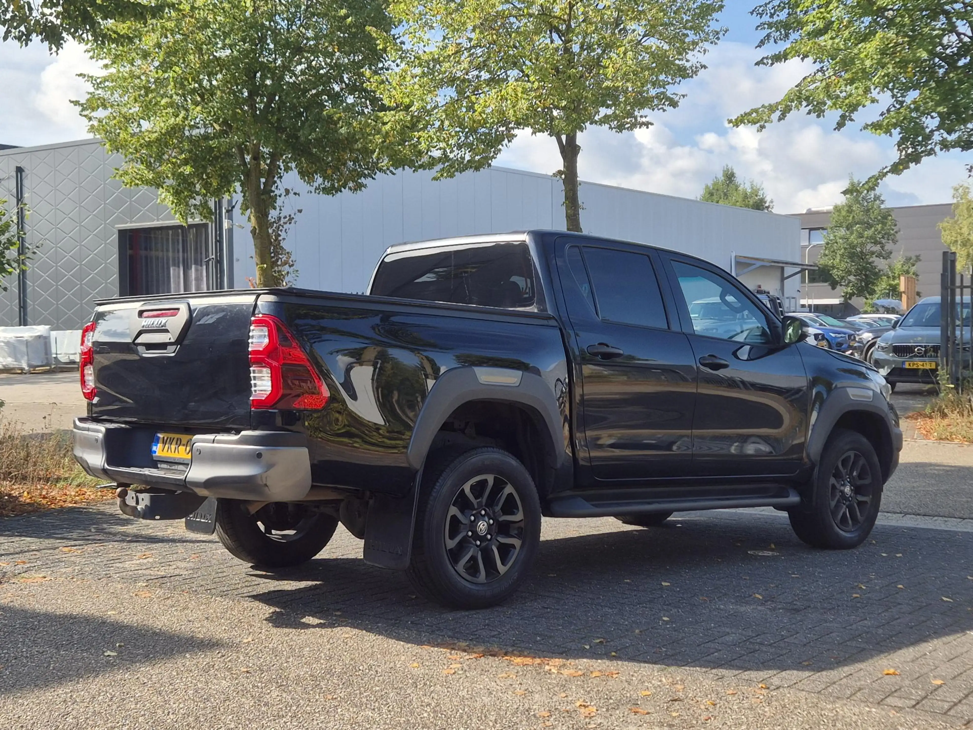 Toyota Hilux 2.8 D-4D Double Cab Invincible — photo 3