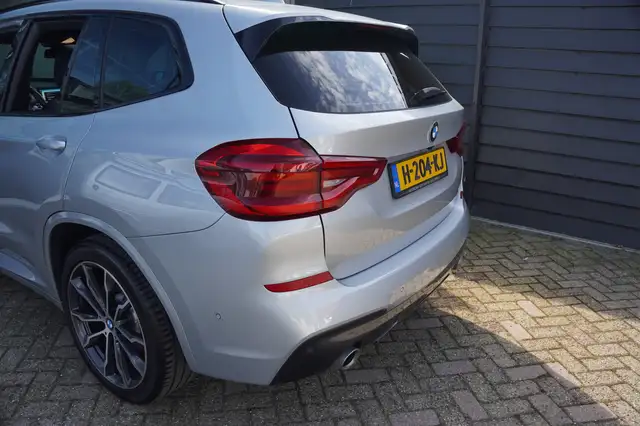 BMW X3 view 16