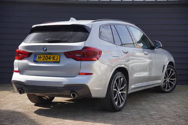 BMW X3 view 2