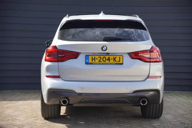 BMW X3 view 21