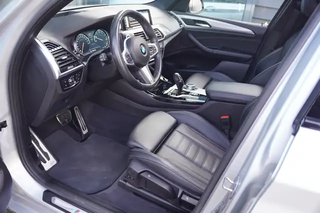 BMW X3 view 12