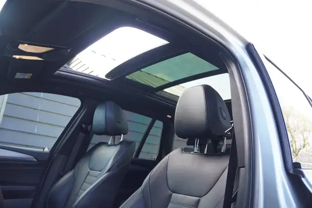 BMW X3 view 10