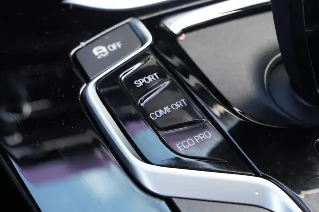 BMW X3 view 24