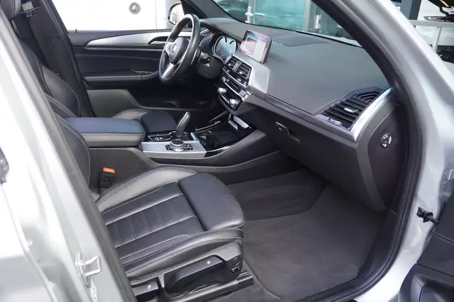 BMW X3 view 22