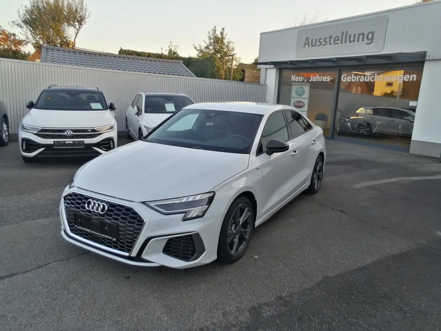 Audi A3 35 TFSI Limousine S tronic S line LED CARBON LEDER Weiß - 2
