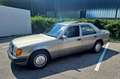 Mercedes-Benz 230 E - thumbnail 2