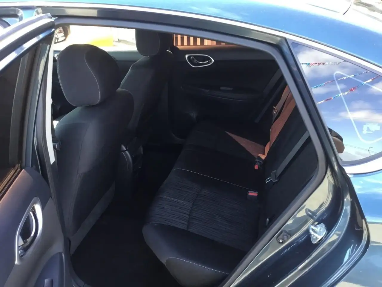 Nissan Sentra снимка Nissan Sentra