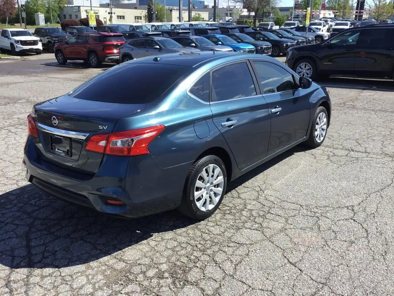 Nissan Sentra снимка Nissan Sentra
