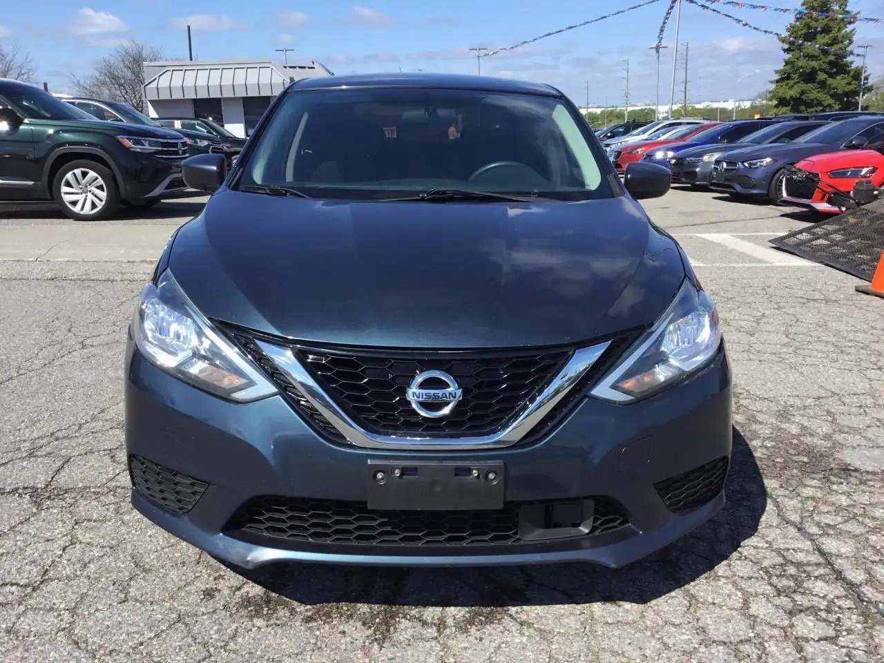 Nissan Sentra снимка Nissan Sentra