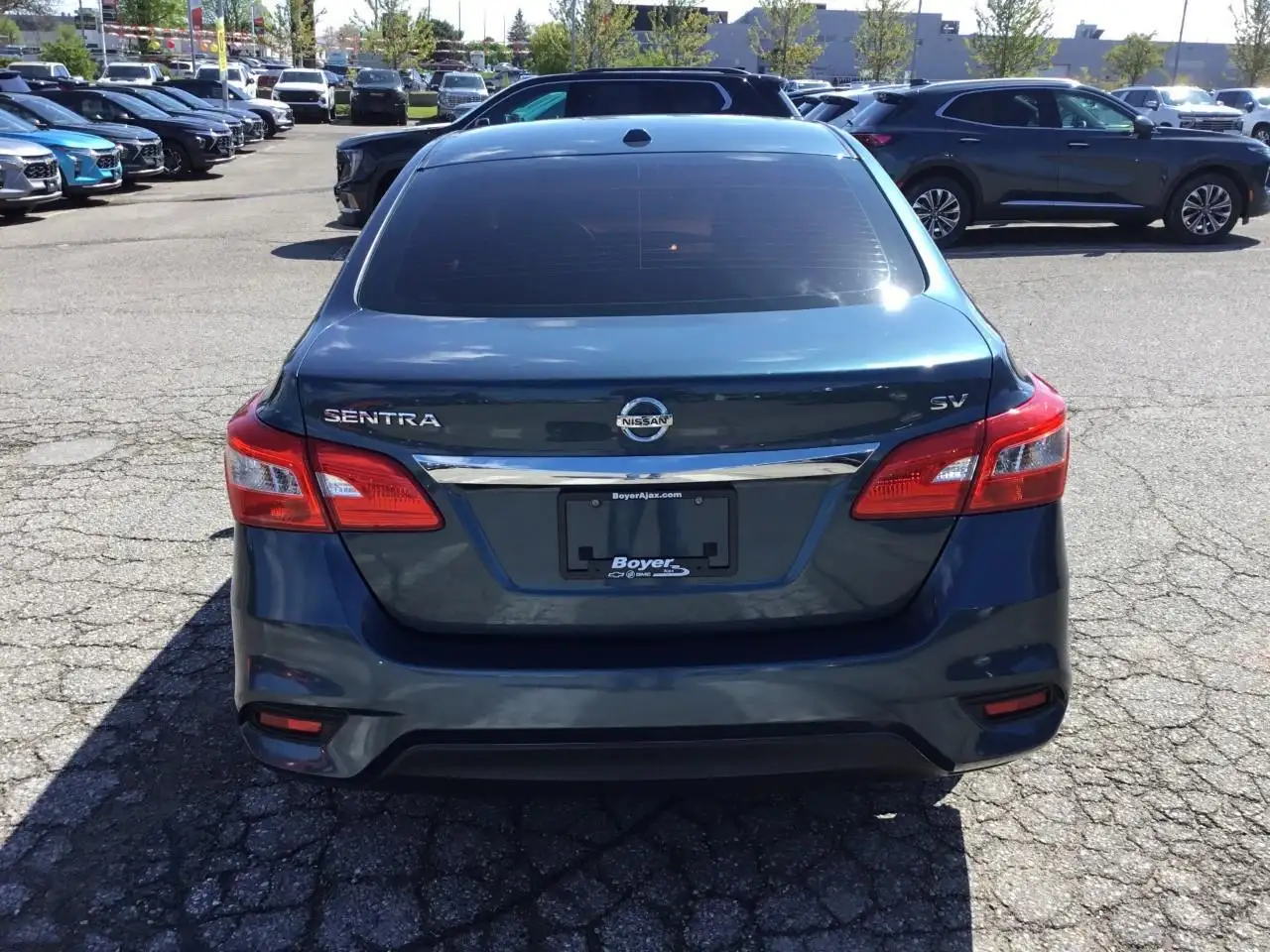 Nissan Sentra снимка Nissan Sentra